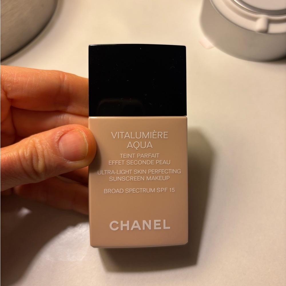 Chanel Vitalumiere Aqua Beige Rose 12